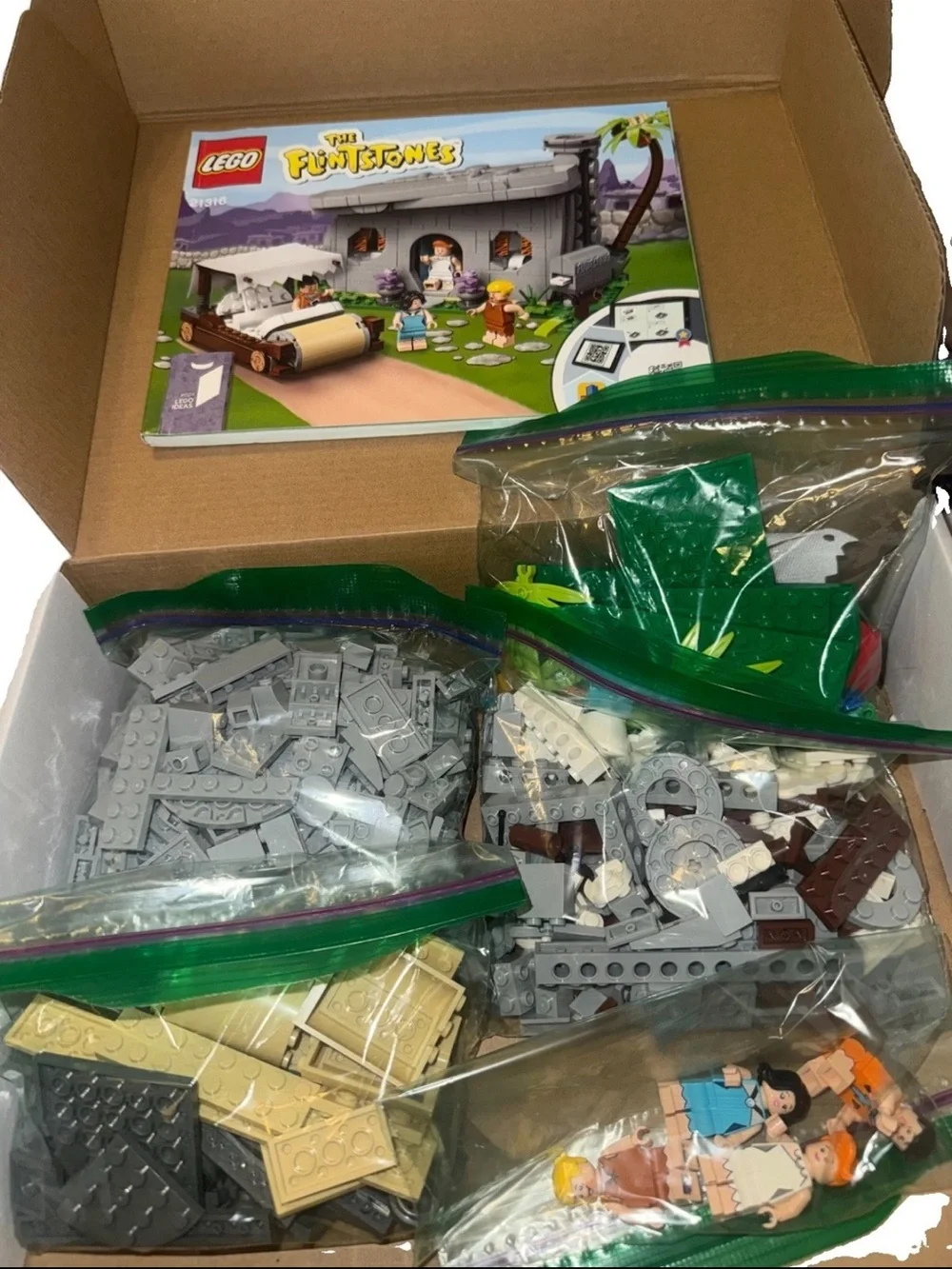 LEGO Ideas RETIRED: The Flintstones (21316) COMPLETE w Manual And Original Box